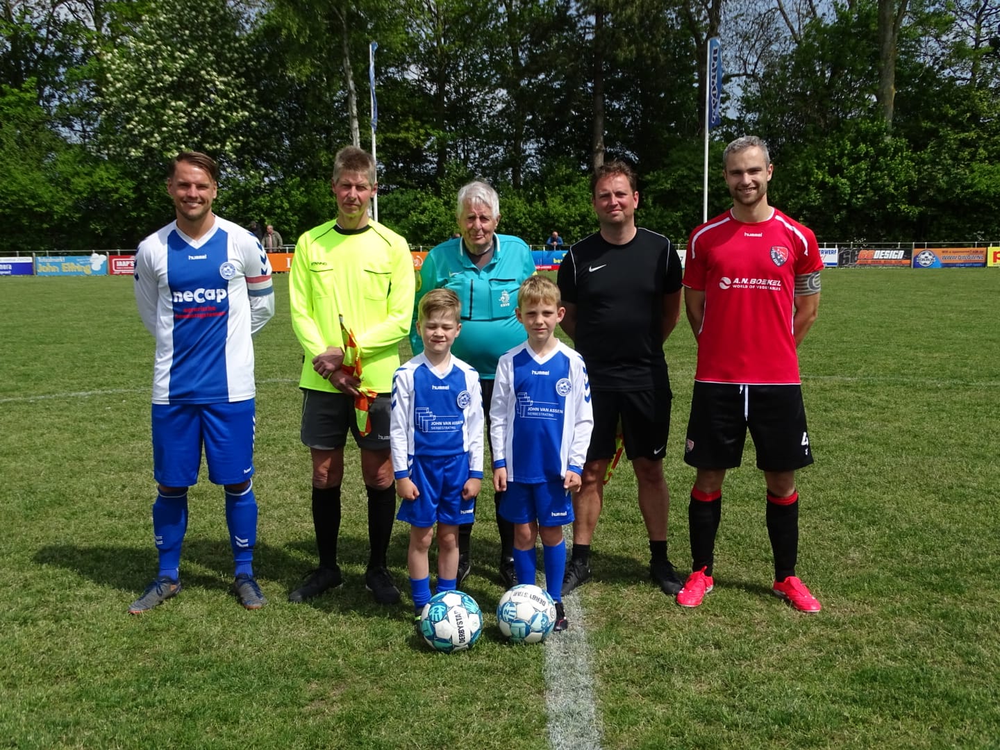 Con Zelo strijdend ten onder in spektakelstuk 